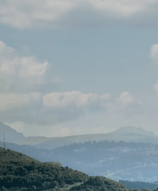 colline e panorama in lontananza